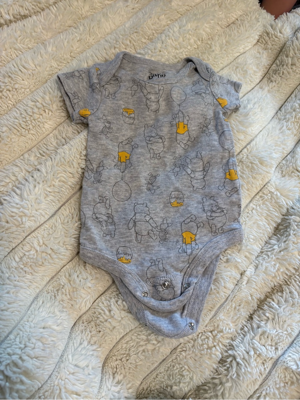 7/$30 Disney Gray Short-Sleeve Black Winnie the Pooh One-Piece